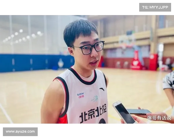 CBA草根球员逆袭之路:从默默无闻到赛场英雄的奋斗历程 CBA草根球员逆袭之路:从默默无闻到赛场英雄的奋斗历程